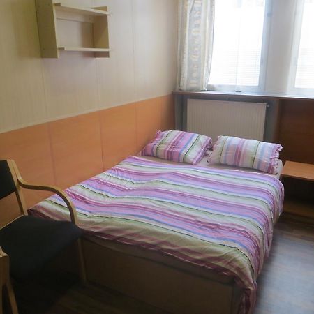 Hostel Monty Ricany (Central Bohemian) Bagian luar foto