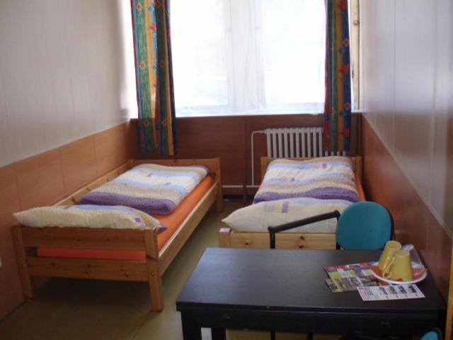Hostel Monty Ricany (Central Bohemian) Bagian luar foto