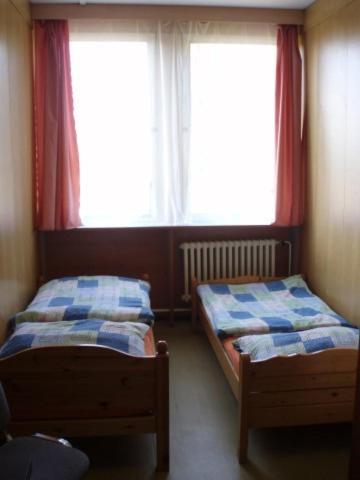 Hostel Monty Ricany (Central Bohemian) Bagian luar foto