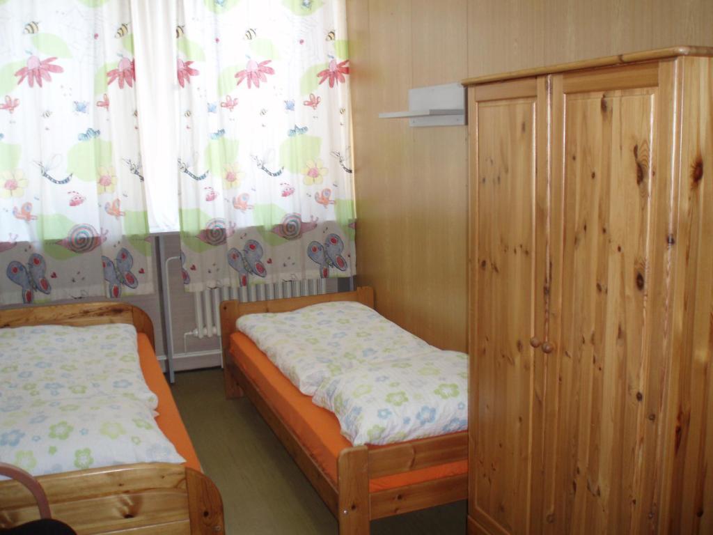 Hostel Monty Ricany (Central Bohemian) Bagian luar foto